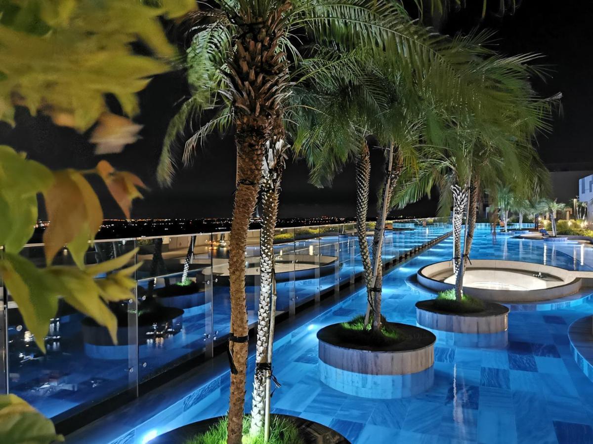 Căn hộ Luxury River Panorama View For 5 - Rooftop Infinity Pool + Sauna Near Q1 + Secc